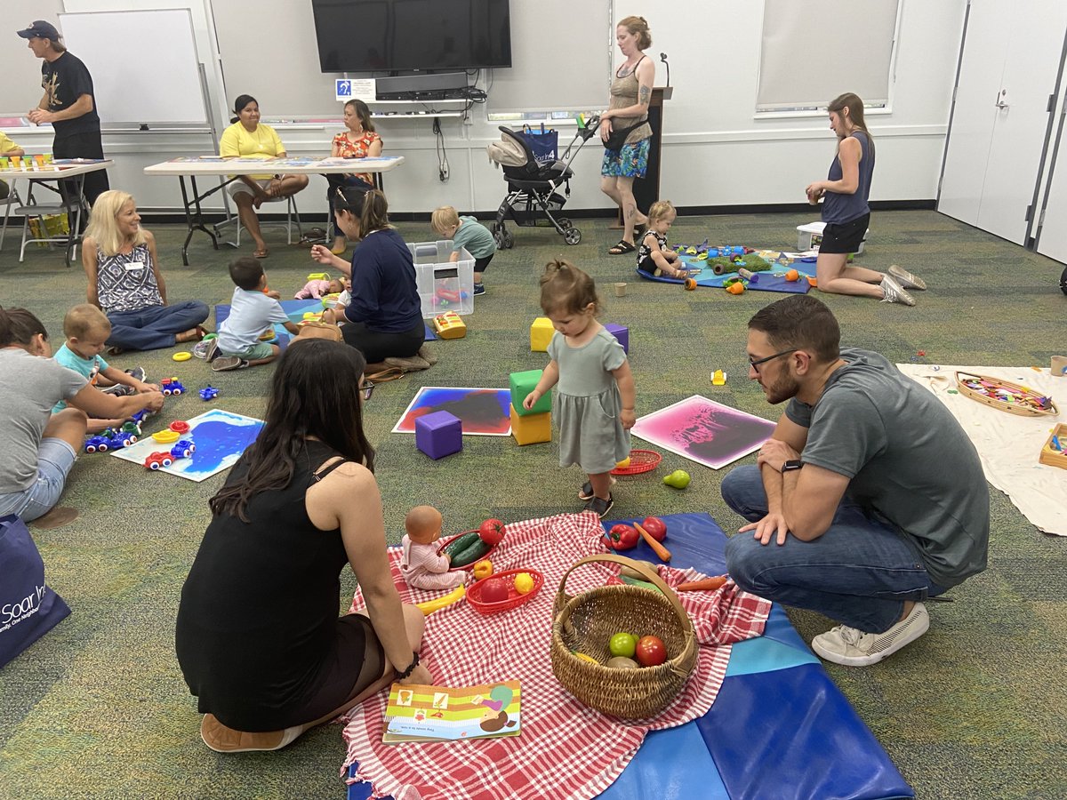mthorntontpf's tweet photo. Partners in Play with Forty Carrots and Soar in 4 at the Braden River Library! April showers bring May carrots! Lots of learning through play here tonight! What a wonderful experience! @ThePattersonFdn @SuncoastCGLR @RemakeDays #Soarin4 #FortyCarrots https://t.co/mIkziHtUos