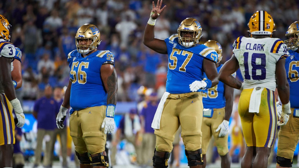 AaronDunn79's tweet photo. After a great conversation with @CoachDrev I am extremely BLESSED to announce I have received an offer to the Universiy of California, Los Angeles !! 🔵🟡 #GoBruins @SFHSFootball @coach_OFFA @kanuch78 @BrandonHuffman @qbelite @UCLAFootball https://t.co/7xs0aDOjEg