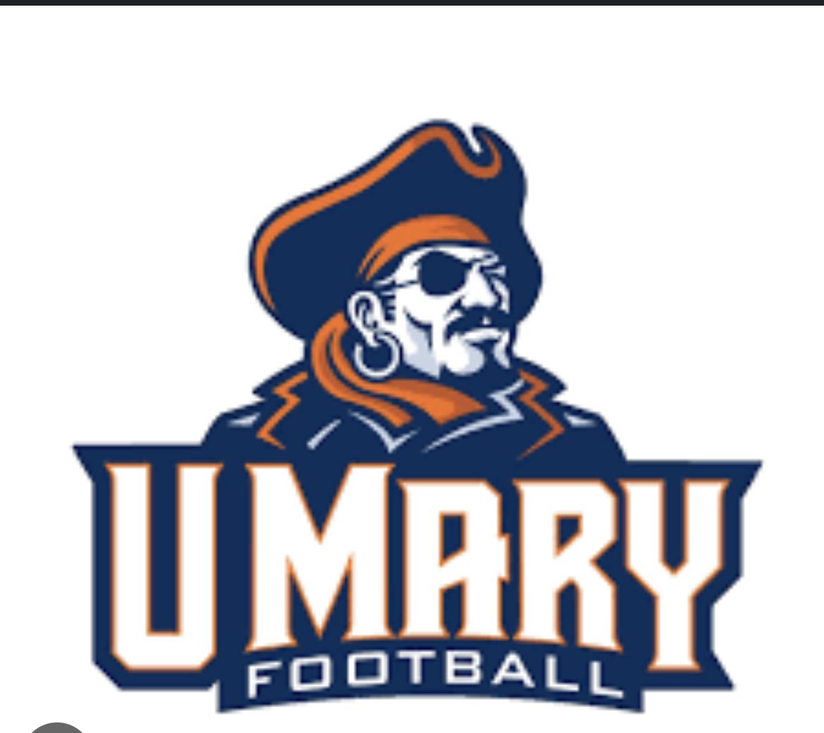 JerronBaker_2's tweet photo. Big thanks to coach @_CoachBD at @UMaryFootball for coming out and speaking with me at Sierra Vista High school, so grateful for the opportunity 🙏🏽 https://t.co/g99Fu8WR00