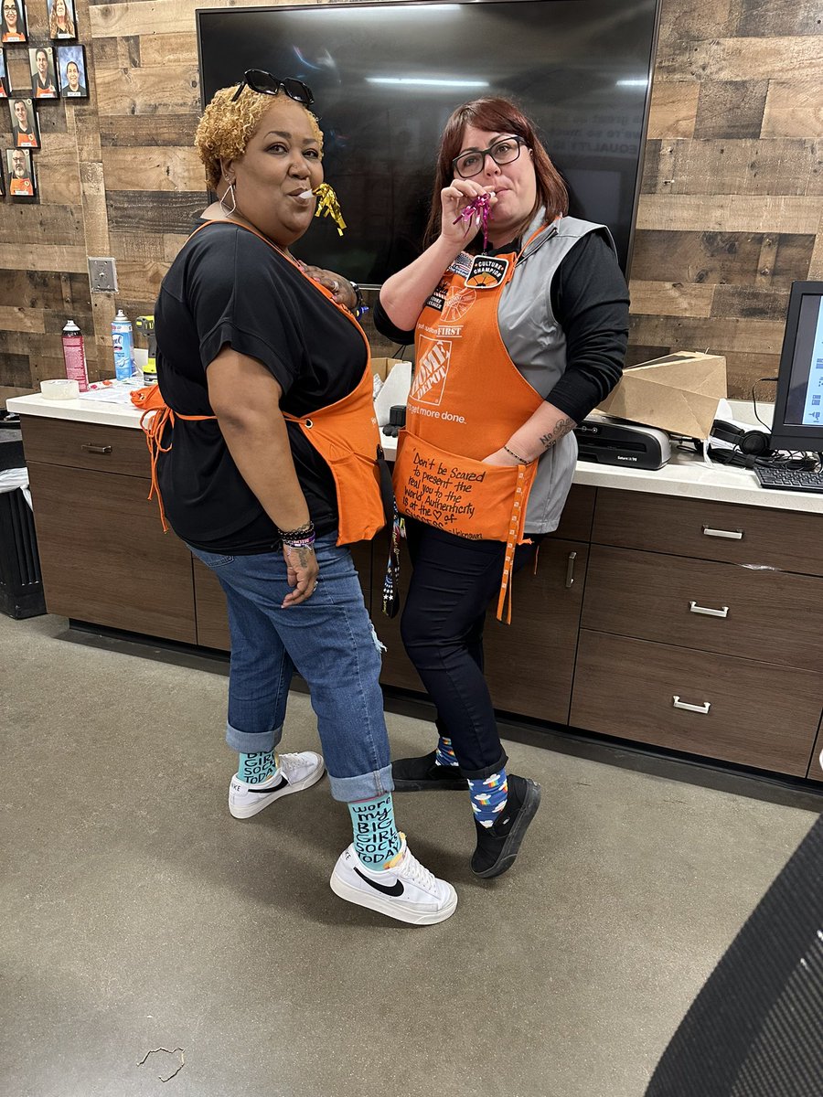 4th Day <a href="/6532/">6532</a> store Celebrating FE Recognition week… more fun with our very supportive Store Manage Tasha De Leon and our OASM Cynthia White. Thank you for all Management Team <a href="/6532/">6532</a> the support we appreciate it a lot.