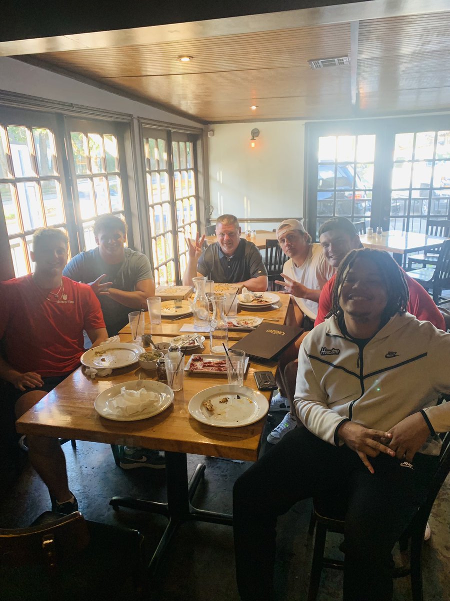 corbymeekins's tweet photo. Great family meal tonight with the crew! Super proud of all their hard work for the last four months. Excited to coach this group this year! #YDogs
#JYD #GoCoogs https://t.co/fbl8qm7zb0