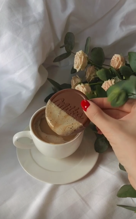 ErwinWardanny's tweet photo. Flowers are the sweetest things God ever made and forgot to put a soul into ☕️🌸☕️🌿🌺💐☕️
#coffeeandflowers #CoffeeLover #flowerstagram #coffeetime #coffeeholic #flowerpower #coffeeaddict #floralcoffee #coffeebreak https://t.co/ZhotecO0U2