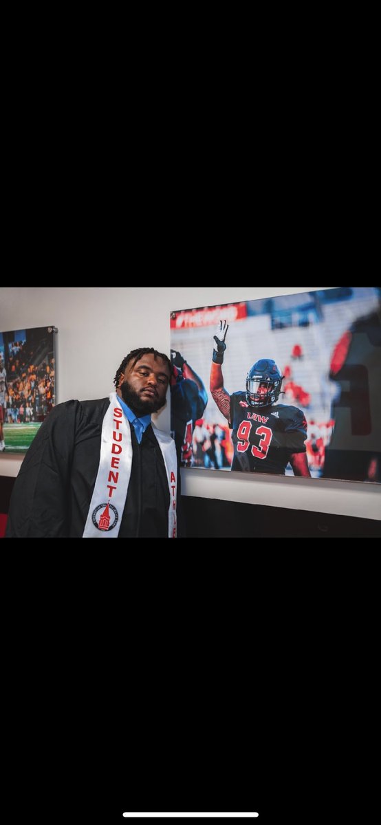 My biggest accomplishment. Thank you UIW you have been good to me. Ready to see what god has in store for me in these next chapters🙏🏾 #93out