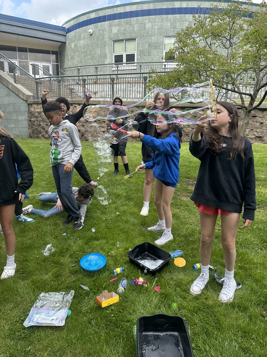 _mrswolf5's tweet photo. The countdown is officially on! Only 26 days left of school- that means today started our mixed up ABC countdown…. B for Bubbles! What letter will make tomorrow #aNAISing? https://t.co/VyKQWKwpVm