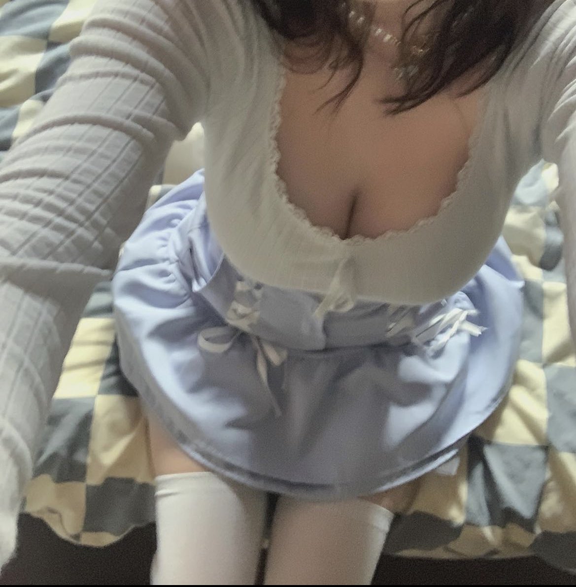 KiIl4Ari's tweet photo. hey, new to #twtnsfw #nsfwtw <33

• 18 
• minors dni 
• she / her 
• soft and hard kinks 
• pan 
• ♥︎ + ↻ for moots <3
• also selling content🤭 https://t.co/8wojOf32kT