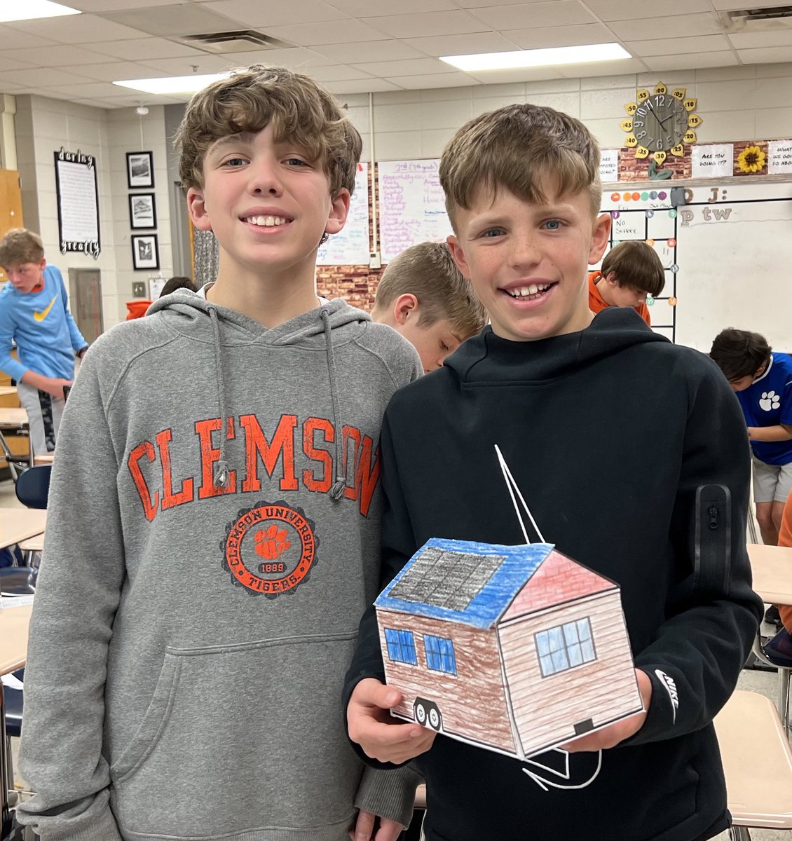 #PLTW Tiny house design week! Ss researched and designed floor plans and calculated the cost of each component (fridge bed, etc…) based on its area. #ArtsInegration with engineering design, financial literacy, geometry, and more <a href="/RCEMiddle/">R.C. Edwards Middle</a> 💜📐🏦