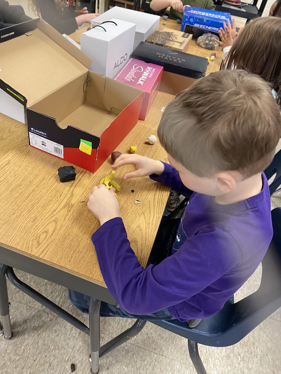 beverms1's tweet photo. It was a day for animal habitat dioramas and a day to cheer on the Leafs. https://t.co/9m0srWBdUu