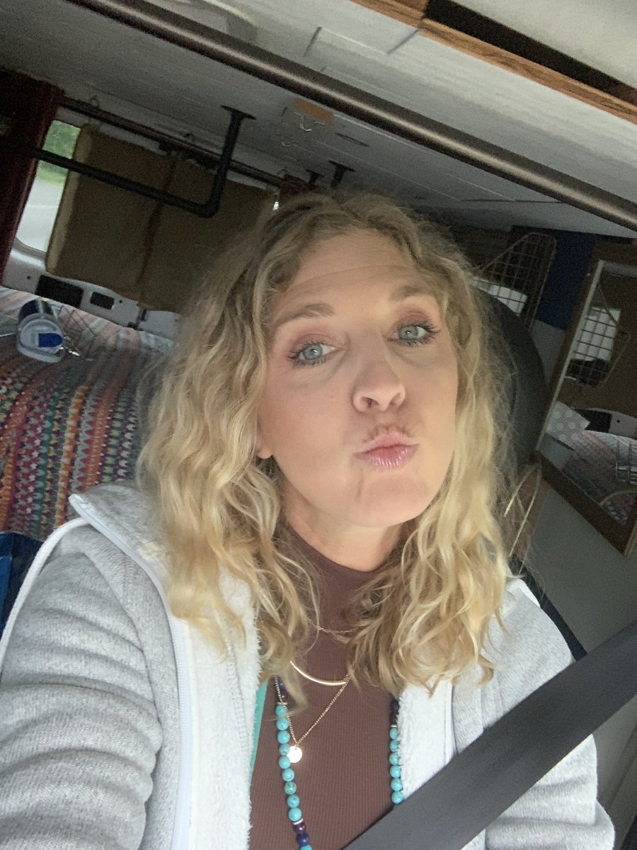 Erica Sunshine Lee tweet media