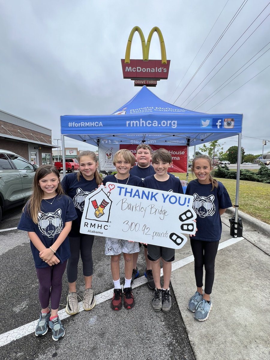 barkleybridge's tweet photo. Pop Tab Weigh In Today! 300.92 pounds! Thanks so much to all who sent in tabs! Please continue your efforts of collecting for this truly worthwhile cause! @kjared87 @lauralamb11 https://t.co/QvvoO6YUMA