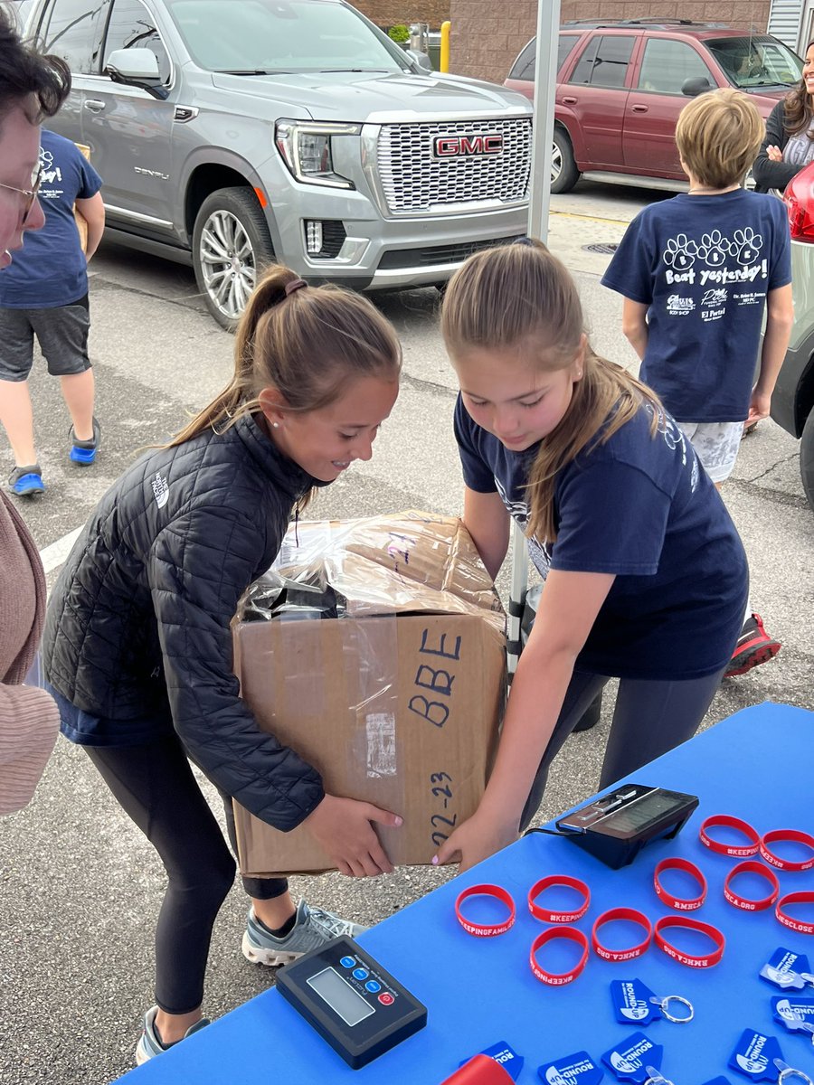 barkleybridge's tweet photo. Pop Tab Weigh In Today! 300.92 pounds! Thanks so much to all who sent in tabs! Please continue your efforts of collecting for this truly worthwhile cause! @kjared87 @lauralamb11 https://t.co/QvvoO6YUMA