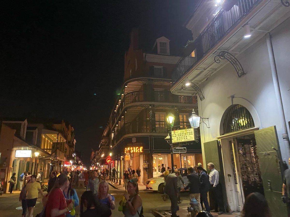 JenHeebink's tweet photo. 1 yr ago today at #shapenola I had just finished eating a crawfish boil right out of the cooler.Then 30 #physed and #healthed teachers and I were strolling down bourbon st having the best time. I stayed up past my bed time but then was woken up at 2am by a fire in my hotel😂😂😂 https://t.co/ax57hVFF7N