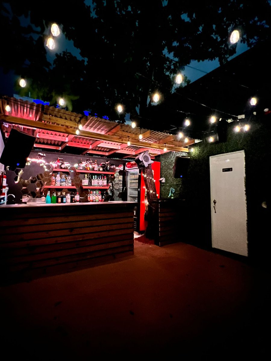 lasalamayaguez's tweet photo. Jueves de Justas y mucho perreo! 🔥🍻

Llegale hoy a La Sala 🛋 y a El Backyard 🏕 https://t.co/s4Joy9kAm1