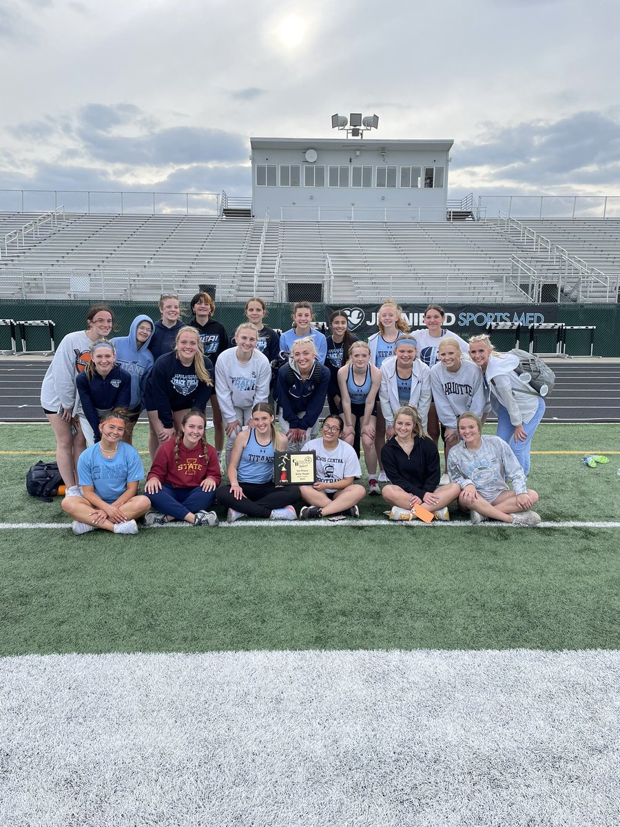 TitanGirlsTrack's tweet photo. The LC Girls’ Team won CB Relays for the 3rd year in a row!  This group worked so hard tonight and has so much heart. Congratulations ladies! https://t.co/UMPs7KLvyL