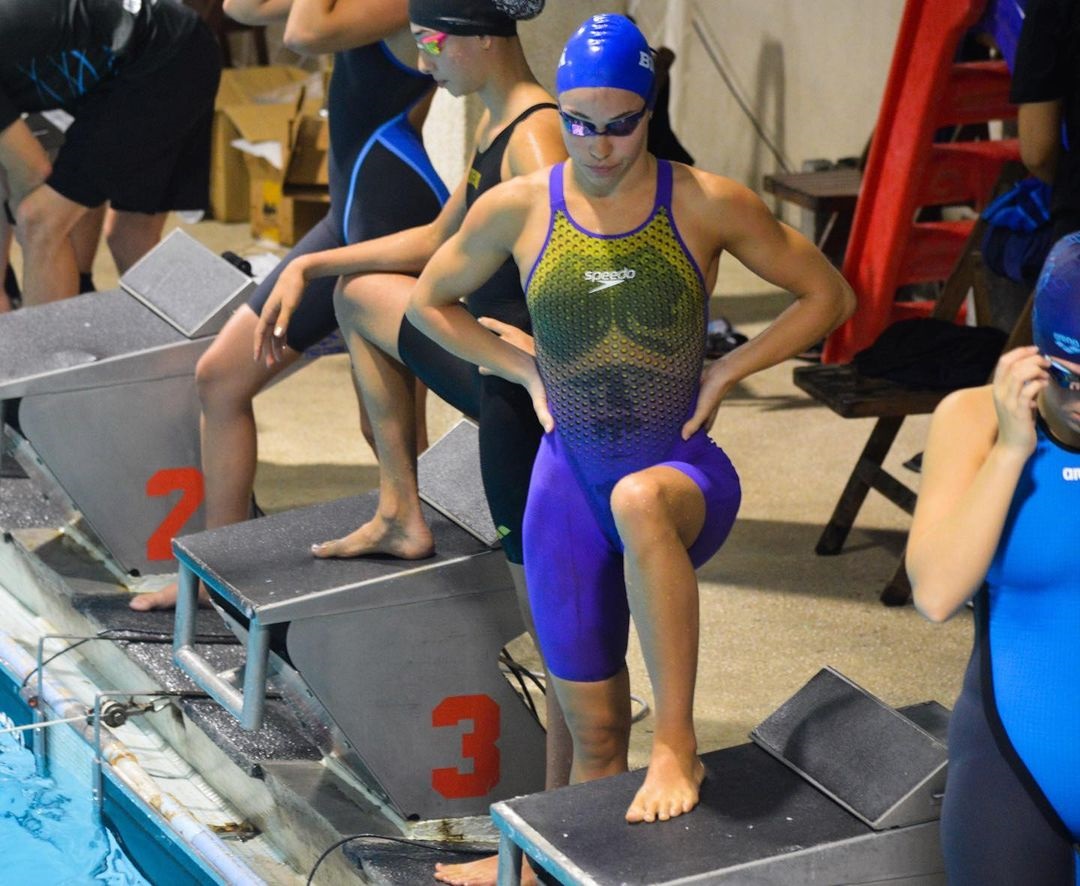 #Natación La 🇺🇾 Abril Aunchayna sigue bajando récords. 

➡ Batió dos nuevos récords nacionales y obtuvo dos medallas de plata en el Campeonato Argentino.

✅ 100 m espalda 
⌚ 1:02.80
🔷 Marca A para los Juegos Panamericanos de Santiago 2023

✅ 50 m espalda 
⌚ 29.23