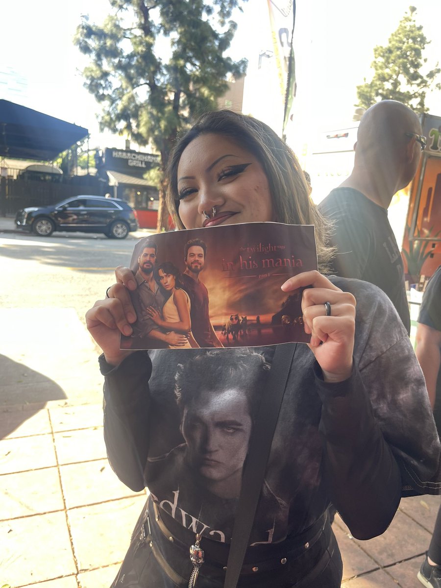 lovesar1sk's tweet image. #teamedward