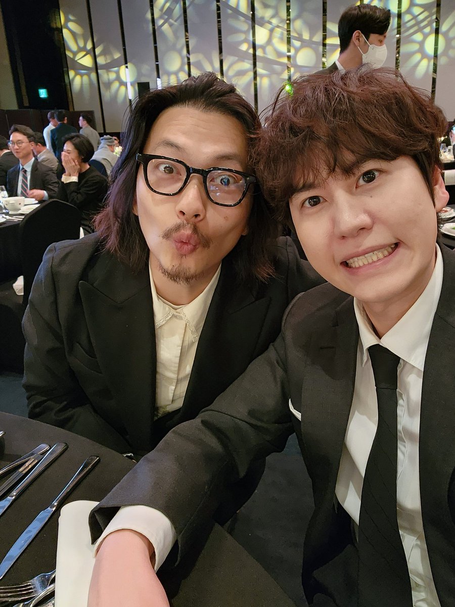 dm_kyuhyun_'s tweet photo. [230407] 🐧💭

카지노~~ 정팔이횽이랑~~^^
Casino! With Jung Pal~^^ https://t.co/gGSldiyur3