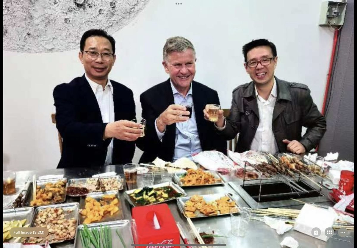 ErikSolheim's tweet photo. Wonderful barbecue in Zibo - barbecue capital of China🇨🇳.

The old industrial city of Zibo in Shandong is rebranding itself as a trendy, hichtech city with a green energy valley. Young Chinese are flocking to Zibo for the hottest barbecues in the land. I truly enjoyed! https://t.co/jeNs4HVK9K
