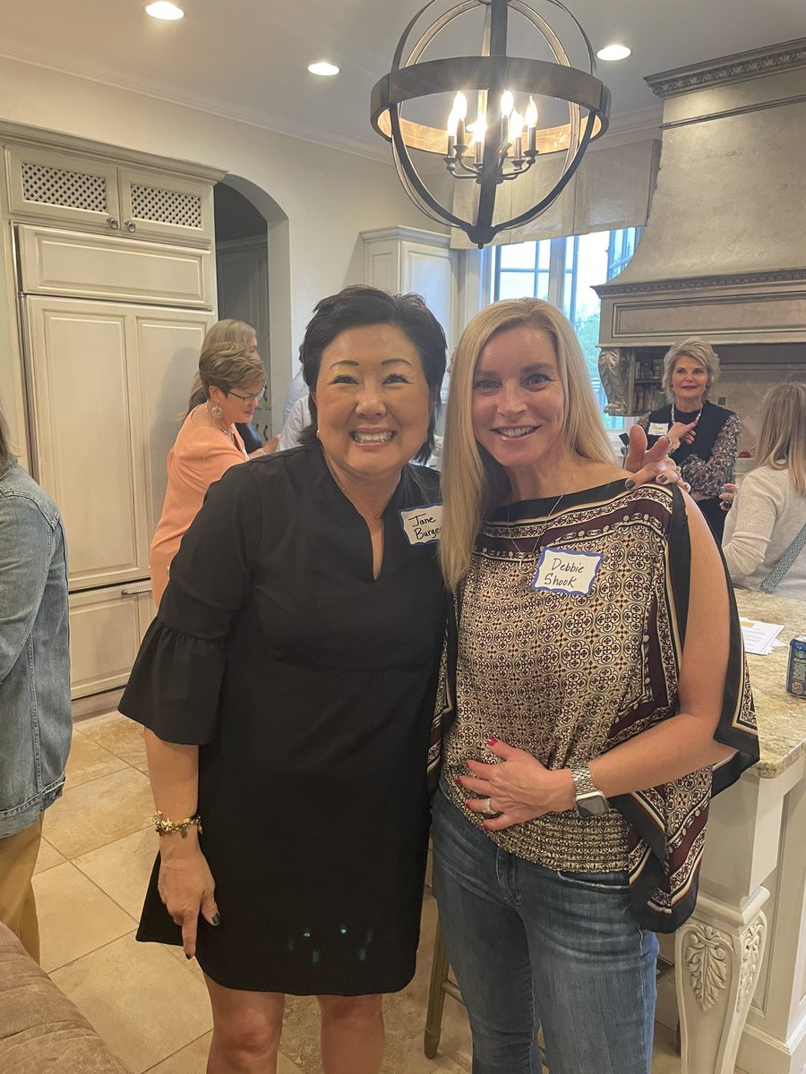 JaneForZville's tweet photo. Thanks go to Jayna and Jason Cacioppo for hosting a wonderful Meet &amp; Greet this evening!  We continue to be amazed at the support we have seen in this incredible community. Let’s get to the polls tomorrow and march hard into Tuesday!  #janeforzvillemayor #earningyourvote https://t.co/814CaY3bNb