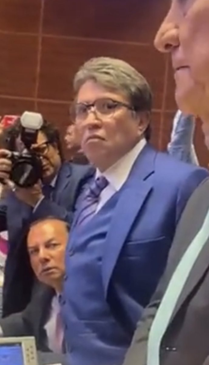 SIlviaTitaG's tweet photo. Véalo bien, es el rostro de un traidor,  embauco a los mexicanos, y a sus compañeros del senado. 
Con un acuerdo para nombrar al consejero del INAI, no cumplió .
@RicardoMonrealA
Es un vulgar cuatrotéro. 
Q merece? 
Repudio. 
Q lugar?
El basurero. 
Estás d acuerdo?
Rt
👇🏻 https://t.co/0KI4aCADz3