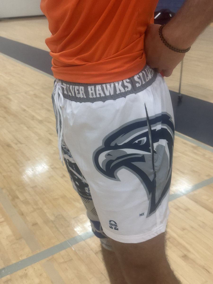 LHHS_MensVball's tweet photo. New shorts thanks to @carlosreyna and @CratusSports #slunks #drip https://t.co/YLeDk6JQQZ