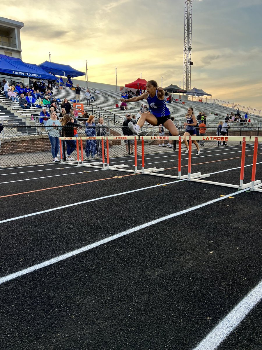 HempfieldAreaTF's tweet photo. 🚨 County Champ 🚨 
Senior @llindsaysimmons takes 🥇in the 300mh with a fine time of 46.66❕ https://t.co/aybnT3Chad