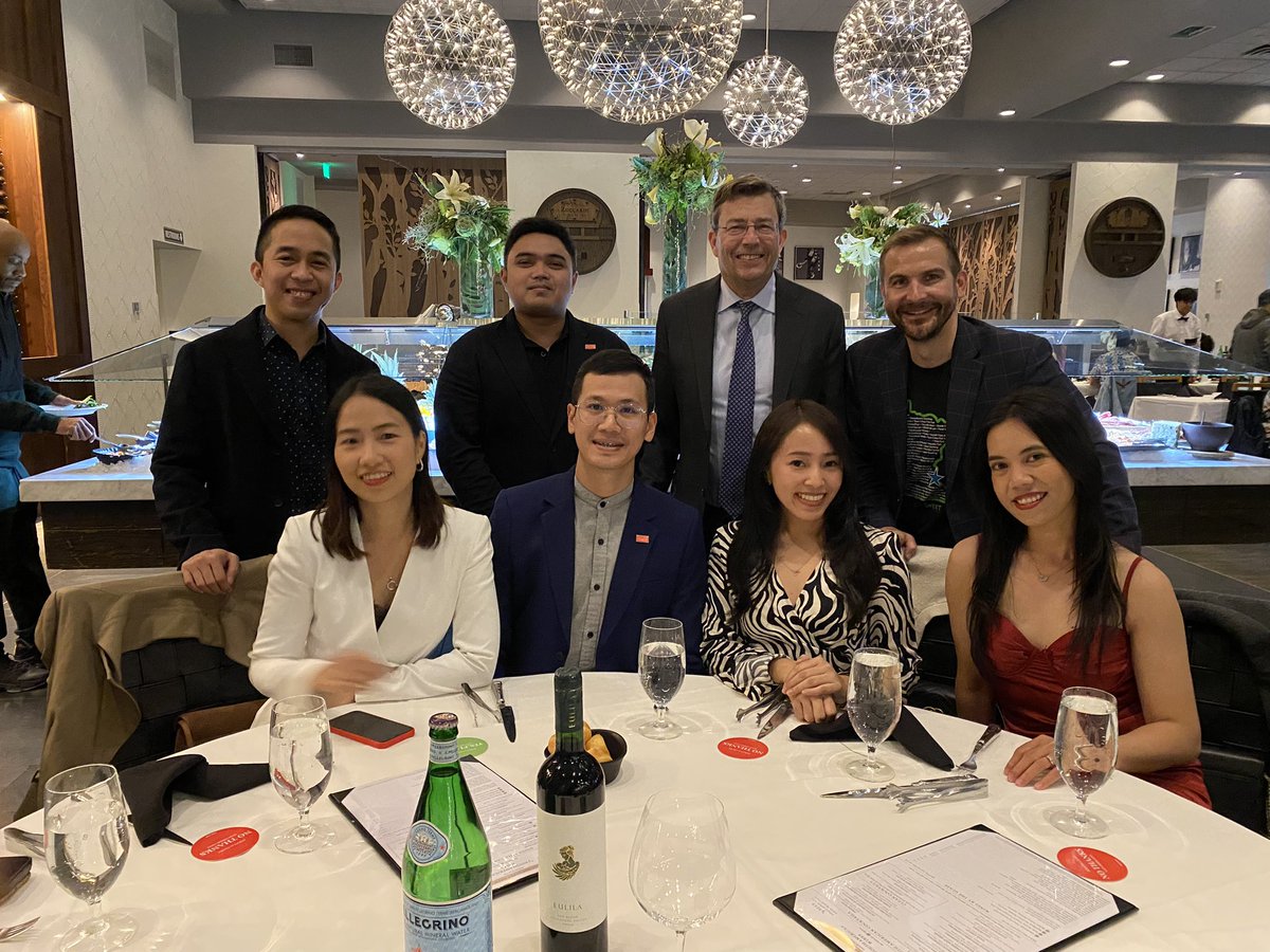 michael_opat's tweet photo. Our @Hennepin group of @yseali Fellows have a big evening going on. Dinner at Fogo de Chao and then….Hamilton at the Orpheum!!  Many thanks to @jweinhagen for hosting the evening 😁. https://t.co/NYbHr3qfZs