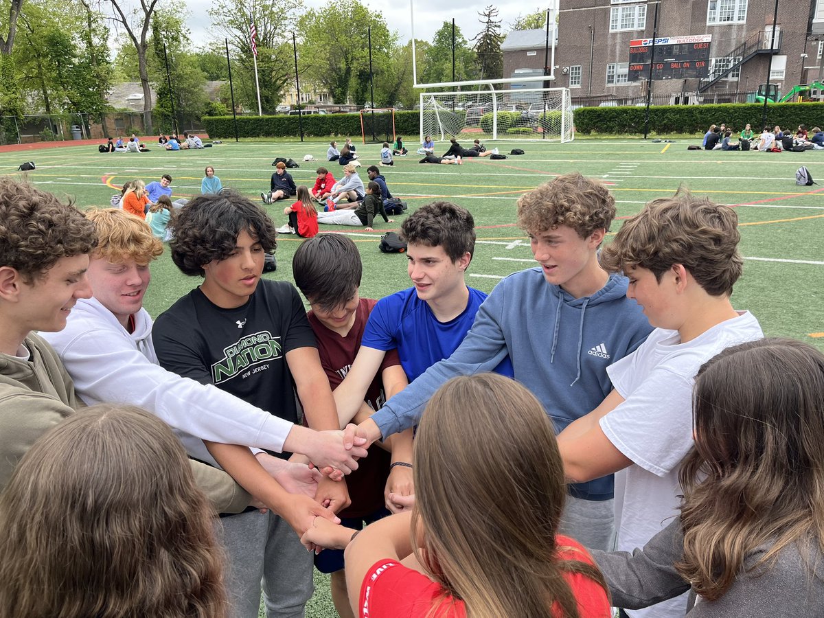 HMHS_PL's tweet photo. Freshmen Connections Day was a success! Thanks to all the Peer Leaders who stepped up to lead this awesome activity! We love the Class of 2026!
#hmhs #haddonfieldea
 #hsd #hmhsclassof26 https://t.co/fwhg0D4aGS