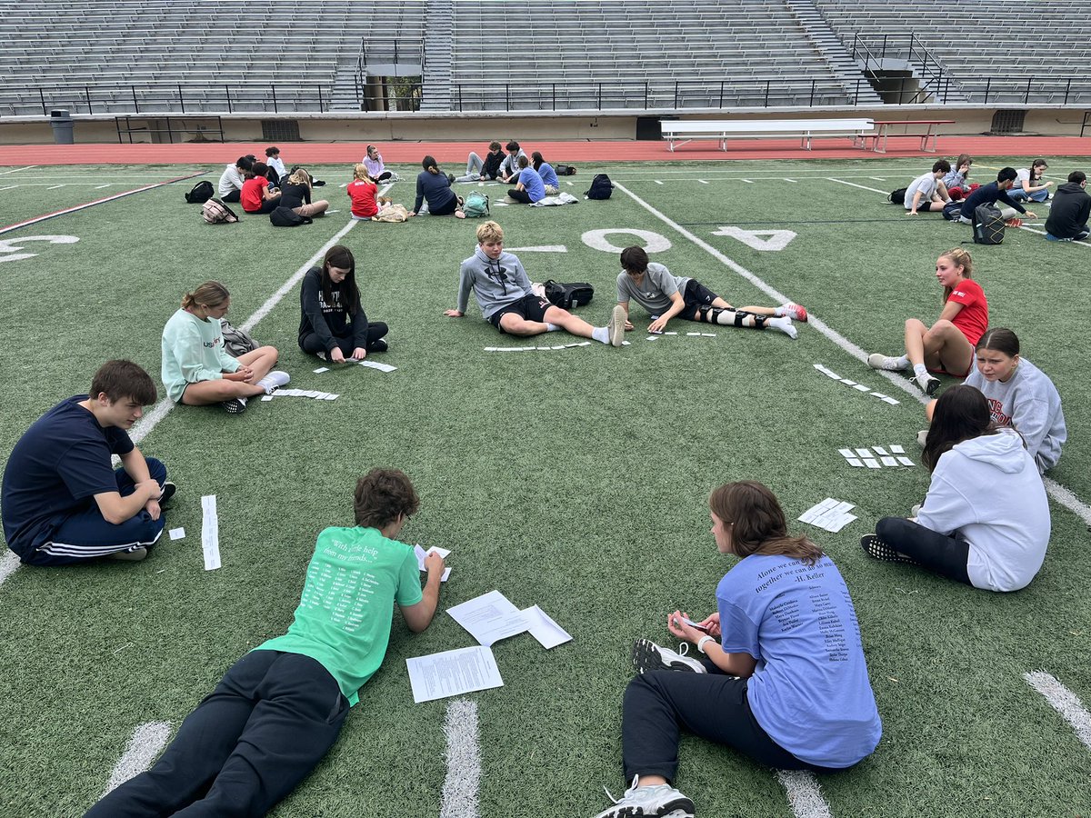 HMHS_PL's tweet photo. Freshmen Connections Day was a success! Thanks to all the Peer Leaders who stepped up to lead this awesome activity! We love the Class of 2026!
#hmhs #haddonfieldea
 #hsd #hmhsclassof26 https://t.co/fwhg0D4aGS