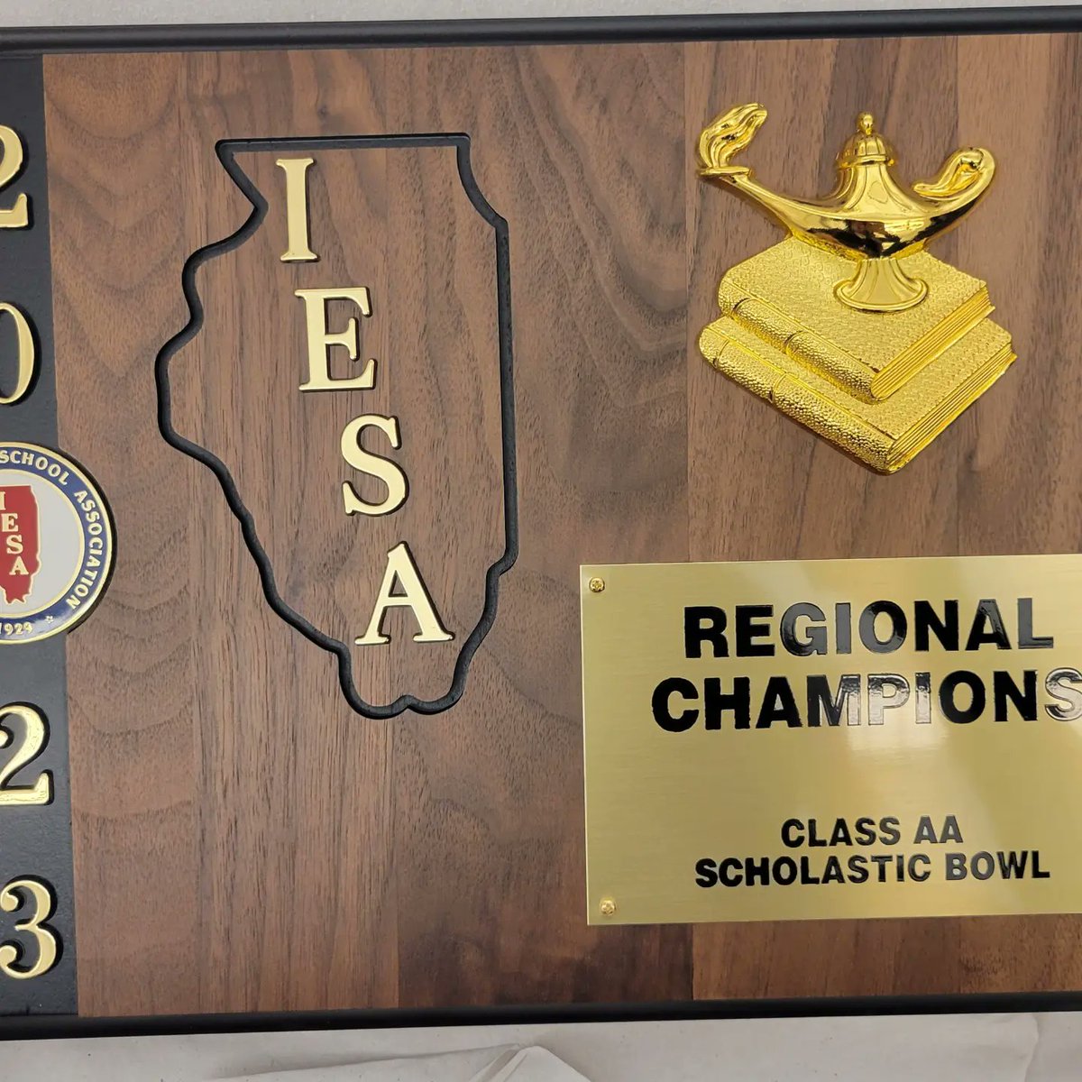 EFish30's tweet photo. REGIONAL CHAMPIONS!! Congratulations to the Marlowe Academic Team!👏👏 #marlowe72 #marlowe158 https://t.co/WR8goH3Mh3