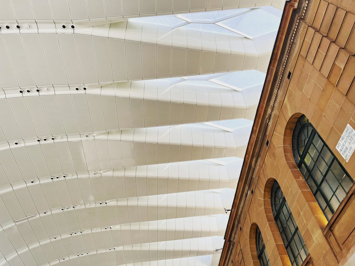 headfulloffood1's tweet photo. The revamped Central Station in Sydney is so good. Where historic design meets the 21st century to create distinct wonder https://t.co/AfcLzS7DkC