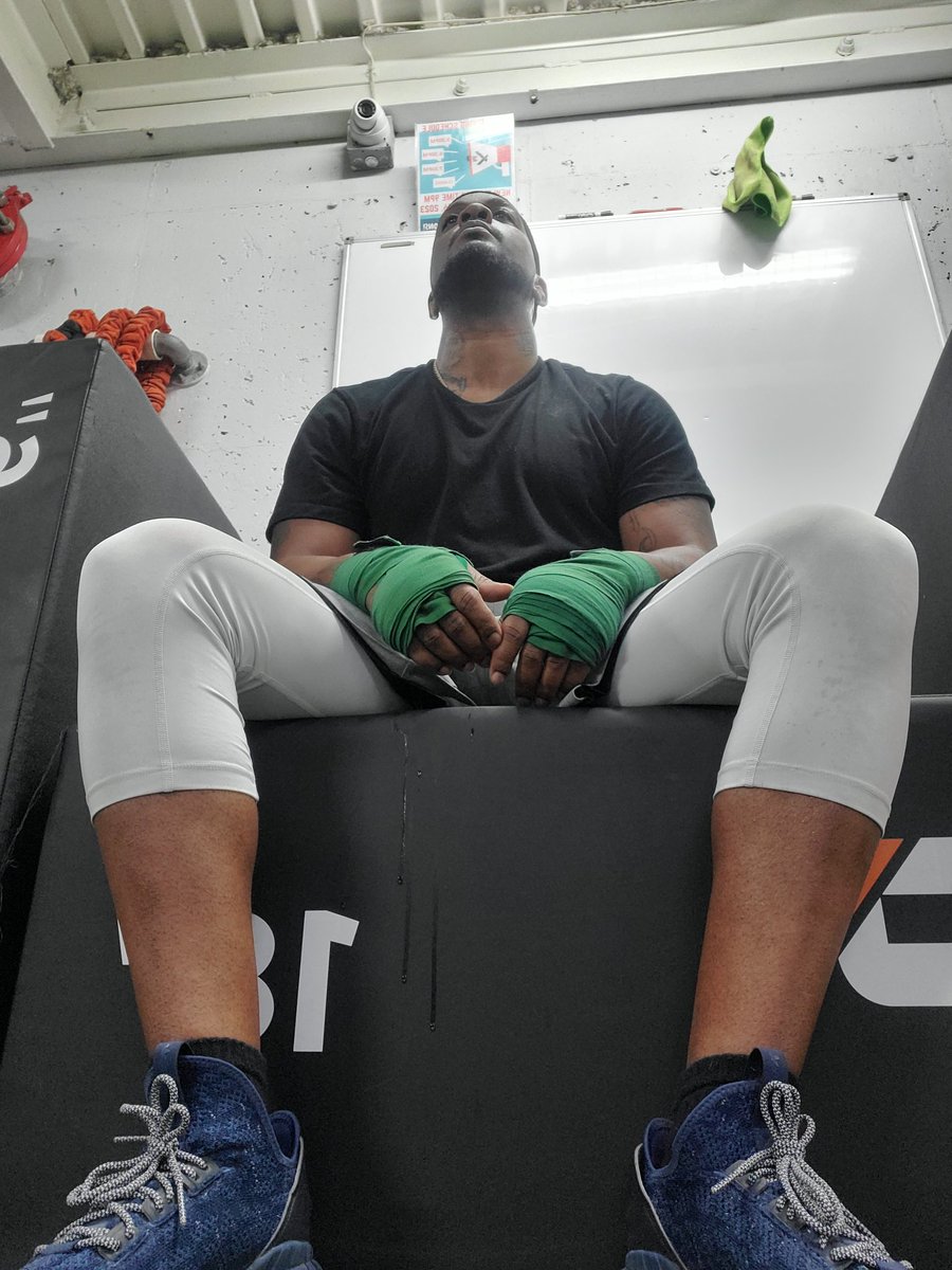 eclairsydy's tweet photo. Too tired to hit the bag anymore https://t.co/CK9gaSK93F