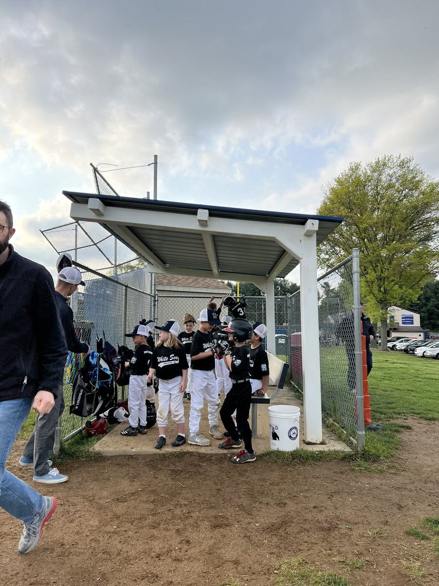christen_rexing's tweet photo. #DelcoBaseballMom reporting to duty. It’s a cool evening here at the fields, as always, there’s #DisarrayInTheDugOut with kids doing cartwheels, making fart sounds on their arms, & climbing the cage⚾️ 7yo got a hit on his first at bat. We ate snack bar burgers for dinner. https://t.co/7WAWh6JTGx