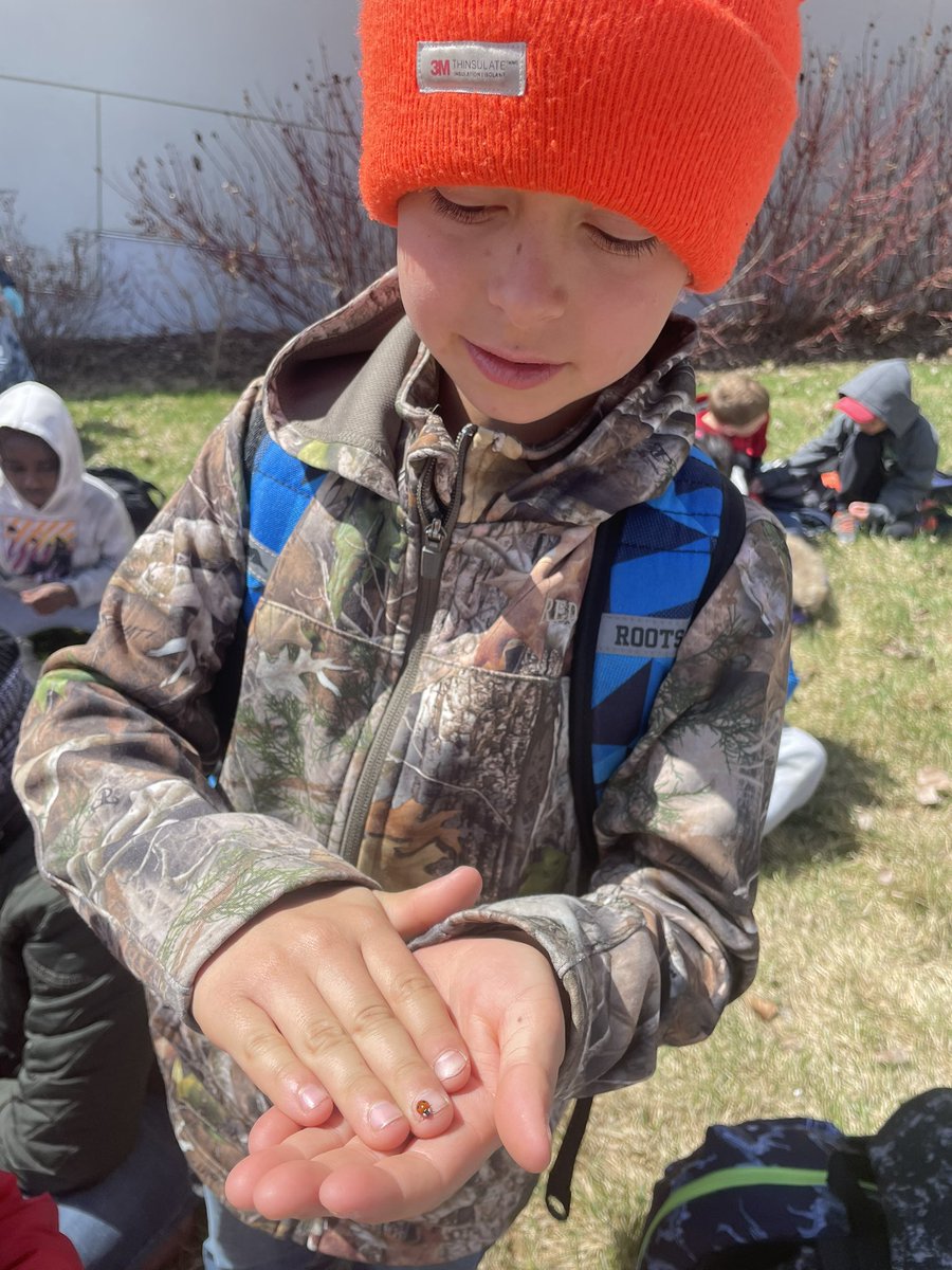 MsAHassel's tweet photo. We had a fabulous day out on the land at Nose Hill Park today! Students sketched, engaged in sharing circles and completed a scavenger hunt! https://t.co/LfTx2E08fL