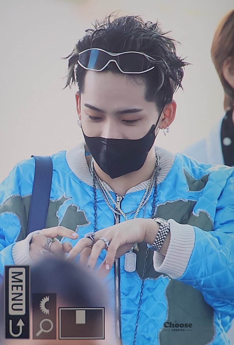 choose199904's tweet photo. 230428
Preview
#트레저    #최현석 #CHOIHYUNSUK 
#TREASURE https://t.co/30oVRv4sYY