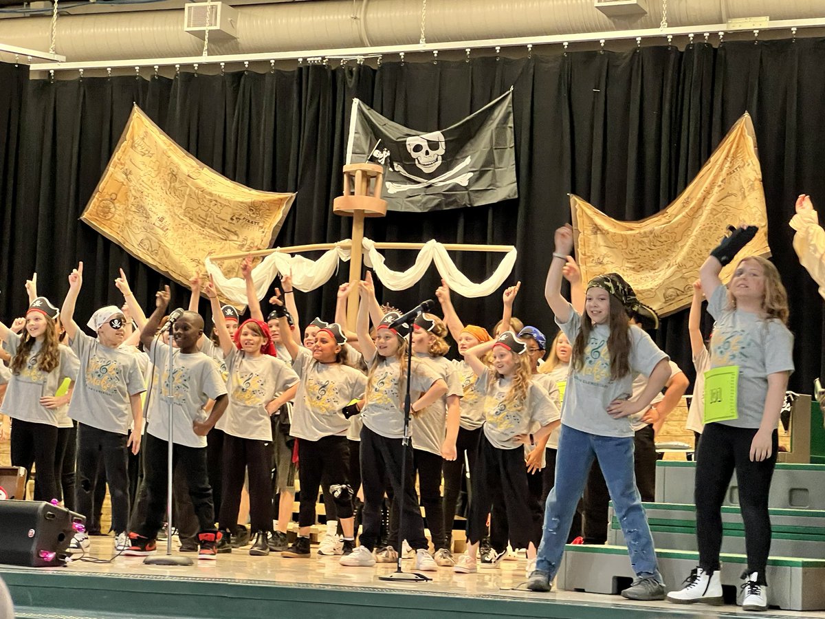 Mrs. Roth tweet media