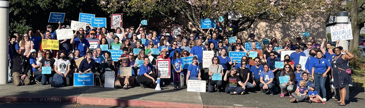 jamiep72061's tweet photo. Solidarity with Portland teachers! PPS - come to the table! https://t.co/OehsIxH1sn