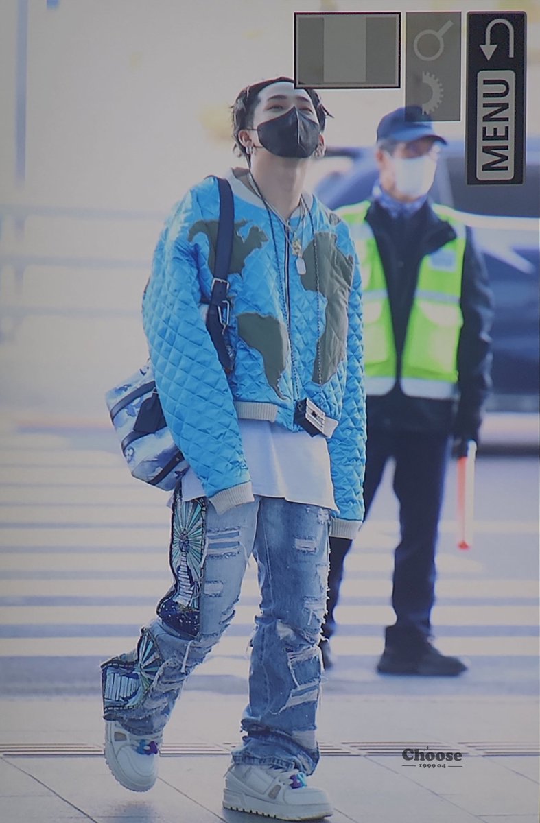 choose199904's tweet photo. 230428
Preview
#트레저    #최현석 #CHOIHYUNSUK 
#TREASURE https://t.co/iVffLDJMD2