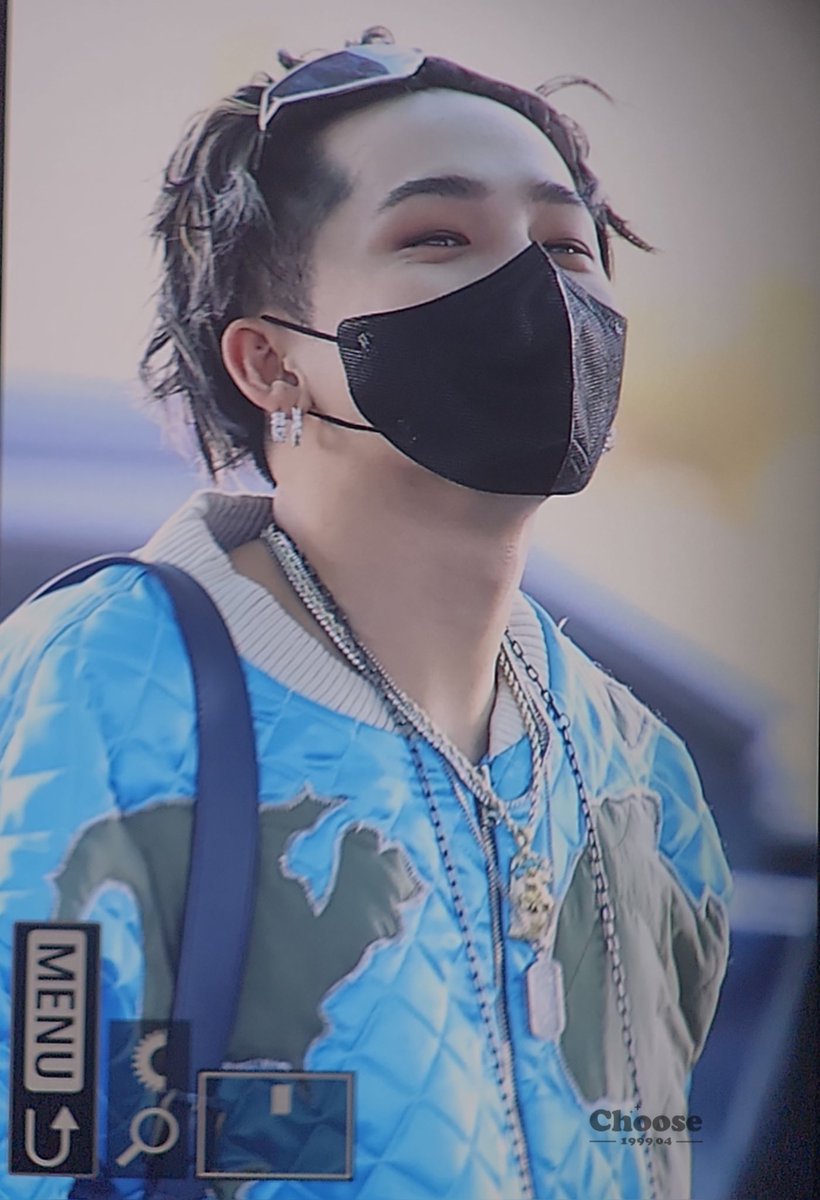 choose199904's tweet photo. 230428
Preview
#트레저    #최현석 #CHOIHYUNSUK 
#TREASURE https://t.co/iVffLDJMD2
