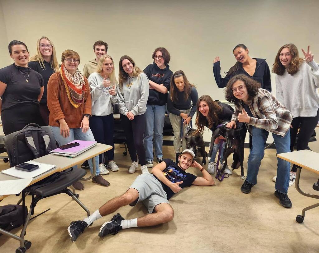 Ciao M215! Ottimo lavoro, you did a great job! 🥳 Can’t wait to see you next semester! 

#italianatiu #italianclass #iubloomington #indianauniversity instagr.am/p/CrjyBZTJcvs/