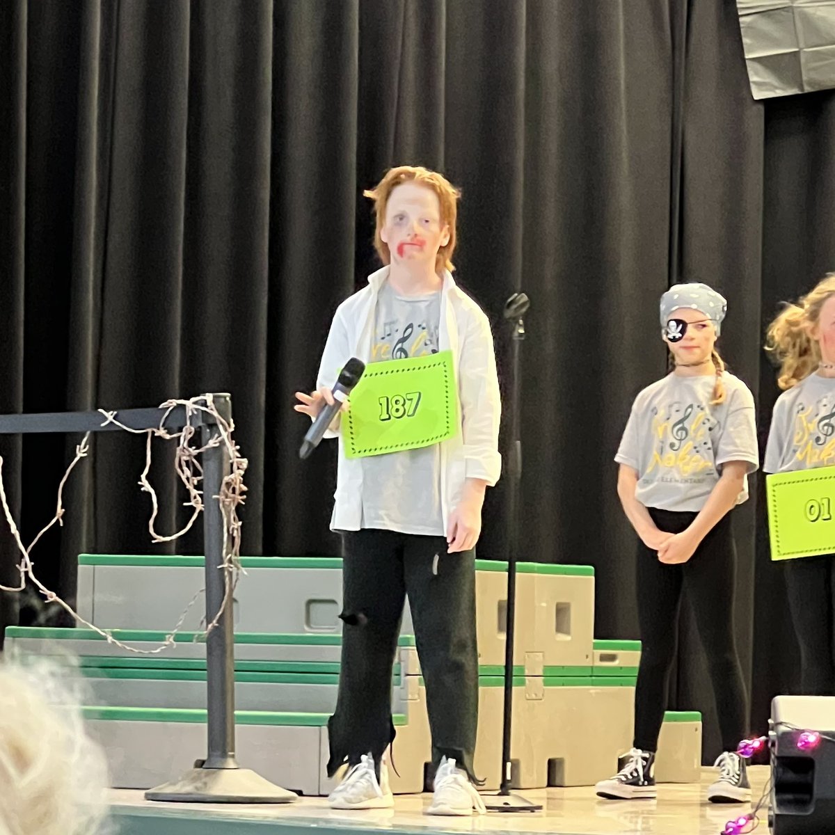 Mrs. Roth tweet media