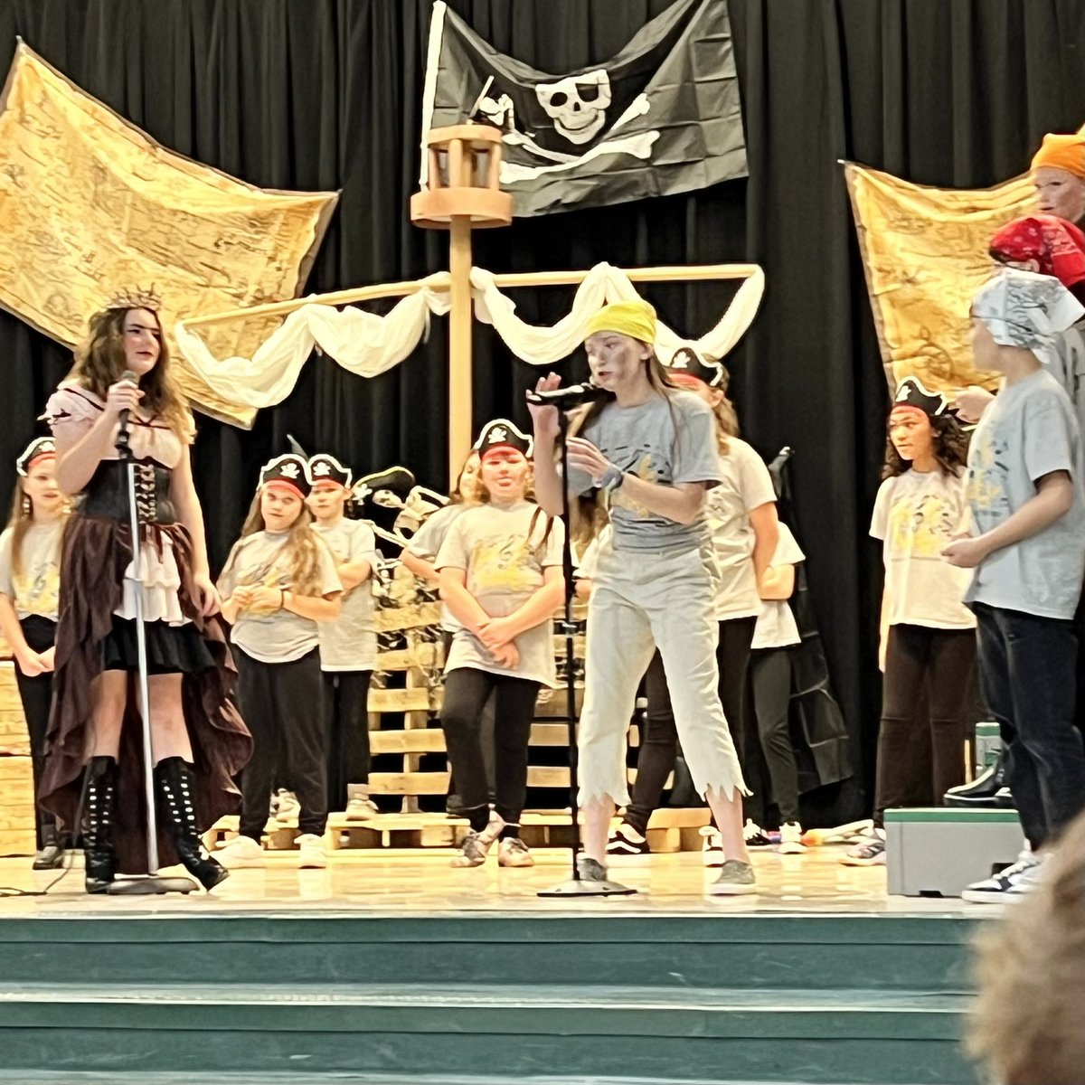 Mrs. Roth tweet media