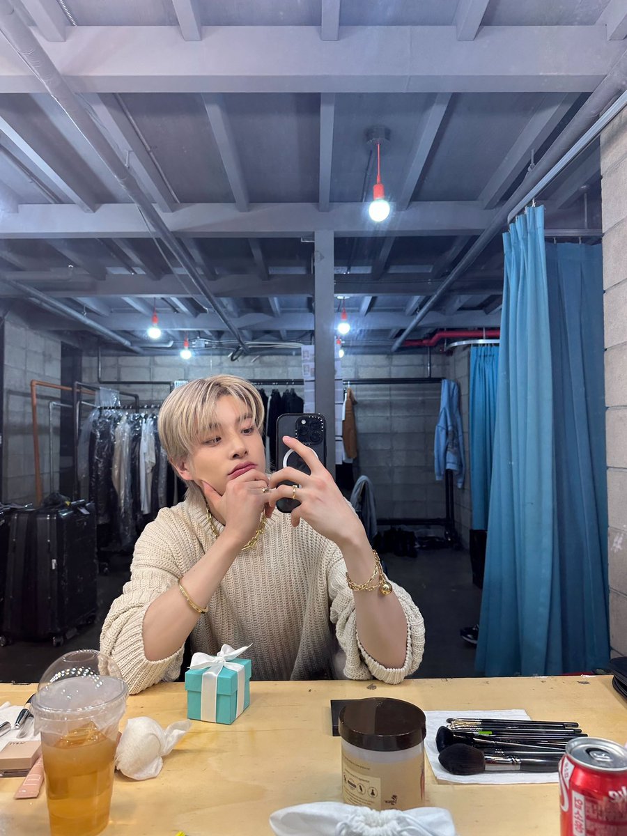SIMJAEK's tweet photo. All spruced up with Tiffany&amp;Co's collection to complete my look for Dazed Korea. They gracefully compliments my whole look with the gold accent that will catches all of your attention. Here are some behind-the-scenes selfies to fill up your day, ENGENEs. Great day ahead! https://t.co/3Vdzg5wlfB