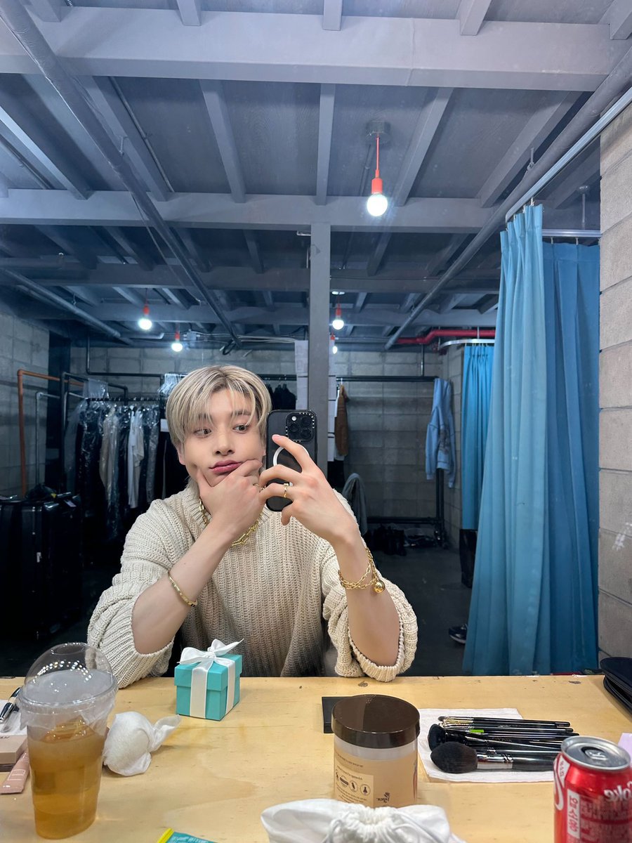 SIMJAEK's tweet photo. All spruced up with Tiffany&amp;Co's collection to complete my look for Dazed Korea. They gracefully compliments my whole look with the gold accent that will catches all of your attention. Here are some behind-the-scenes selfies to fill up your day, ENGENEs. Great day ahead! https://t.co/3Vdzg5wlfB
