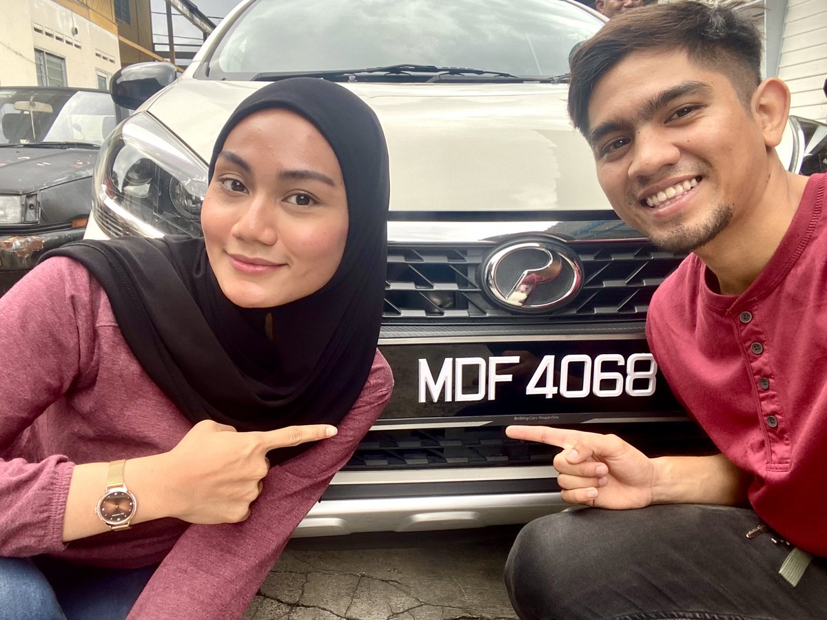 balqishanim_'s tweet photo. Banyak benda lain i beli but the biggest flex ofc kereta ni even kereta biasa and sharing duit with my partner but we proud of it! Especially no plate tu "Moon Dan Faiz" hehehe https://t.co/FUuE8KhFMm