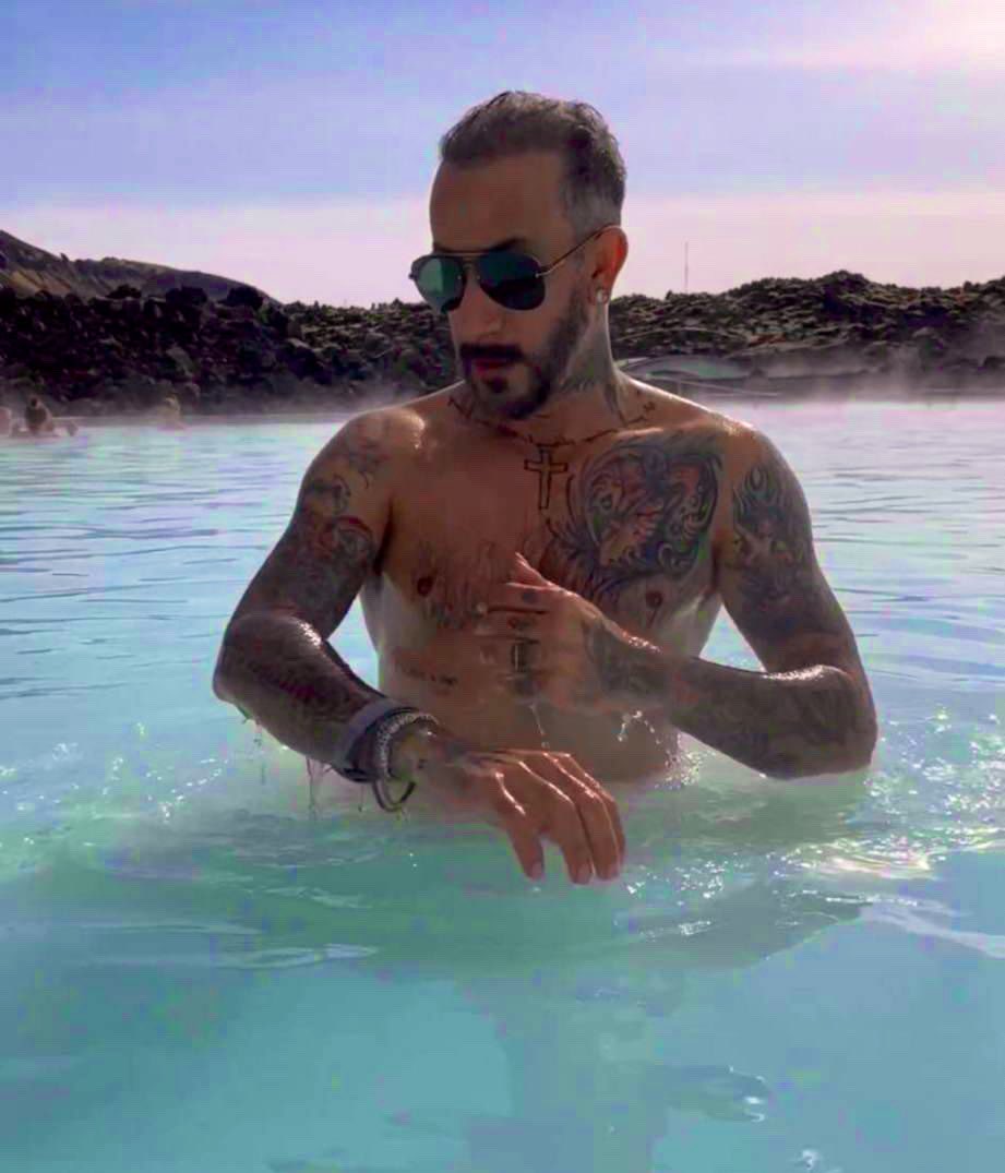 WHOTheBckstreet's tweet photo. We hear Iceland is on its way to melting right about now…. 🔥 https://t.co/mqpEkTYMmy