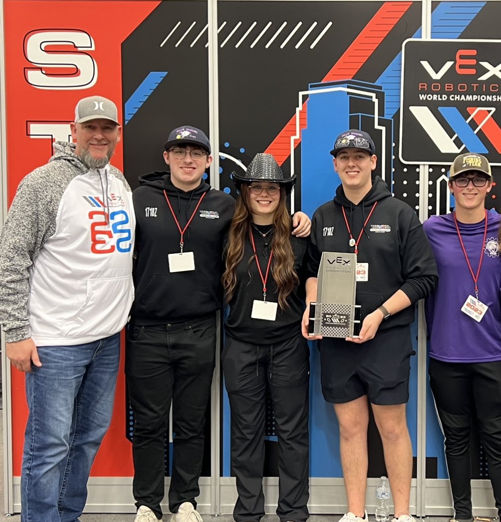 Great job teams 1718 X-Boy oh Boy & Z-Space Chicken! You showed the  #VEXWorlds Robotics Competition what it means to #BePremier and you represented @MontgomeryISD well. Especially w/ the Space Chickens bringing home the Sportsmanship Award. 
@MISDCareerTech 
@mhs_aero