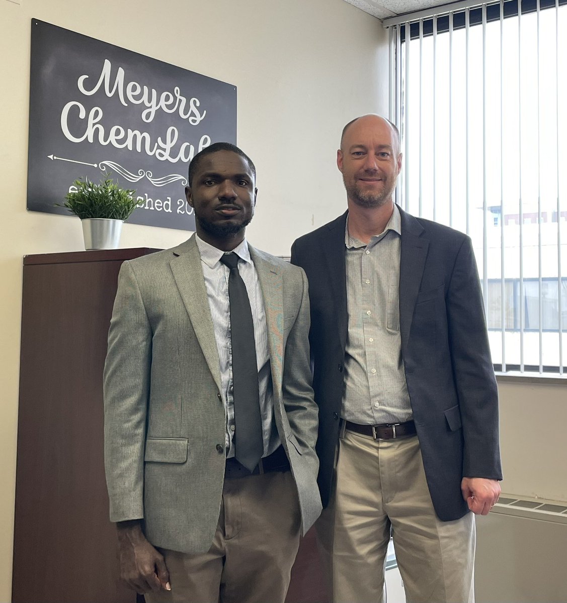 MeyersChemLab tweet media