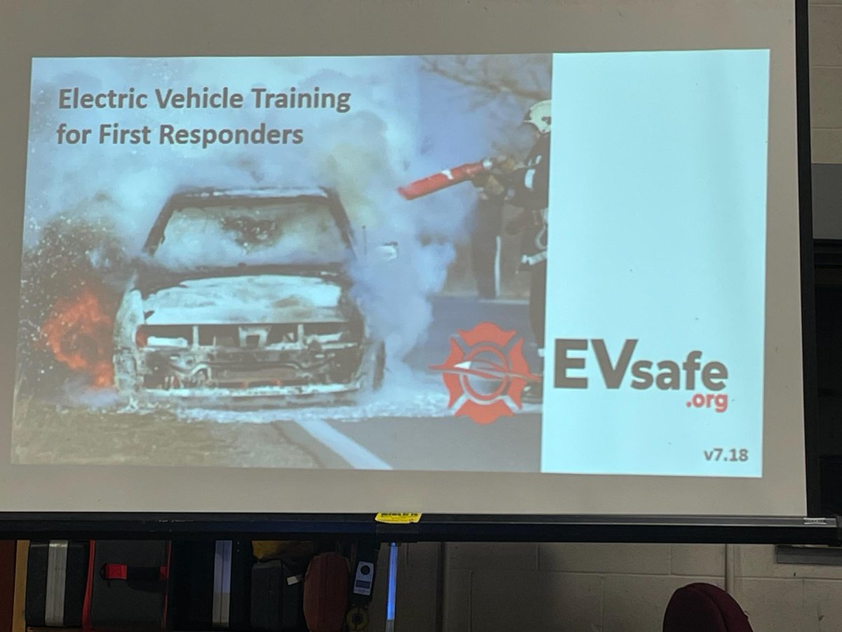 ShellLakeFD's tweet image. Tonight, Shell Lake Fire attended Electric Vehicle Training for First Responders hosted by Barron Electric. We had the opportunity to learn about the dangers of electric vehicle fires and how to extinguish them. It was a really great training!