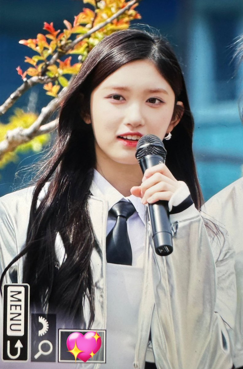IVEsMAZE's tweet photo. 230428 뮤뱅 미팬
#아이브 #IVE #이서 https://t.co/11oGIy0Pam