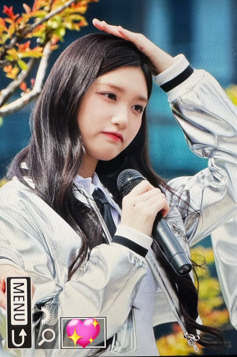 IVEsMAZE's tweet photo. 230428 뮤뱅 미팬
#아이브 #IVE #이서 https://t.co/11oGIy0Pam
